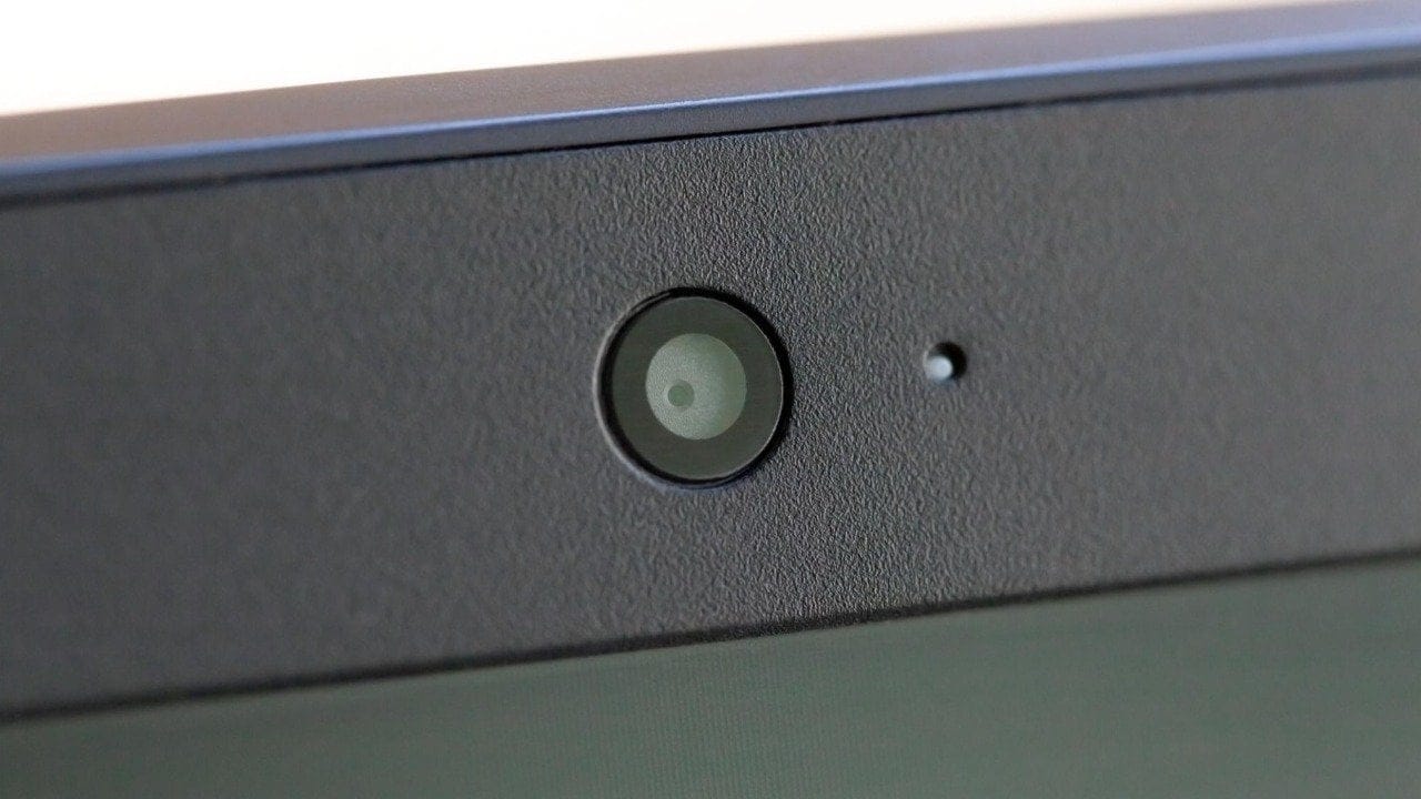 Laptop kamerasının yanındaki küçük ışığın sırrı ortaya çıktı! Meğer güvenliğiniz için zorunluymuş
