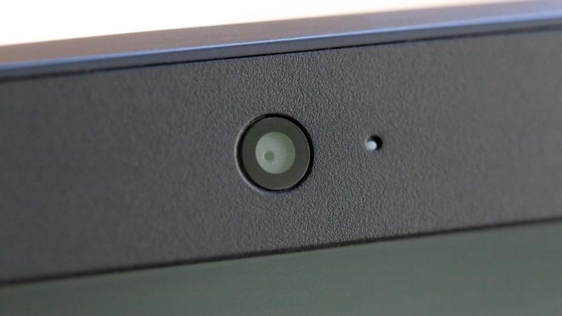 Laptop kamerasının yanındaki küçük ışığın sırrı ortaya çıktı! Meğer güvenliğiniz için zorunluymuş