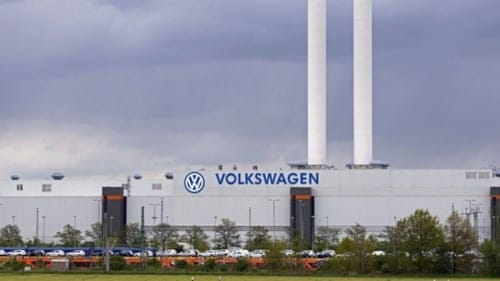 Volkswagen'ın uygun fiyatlı elektrikli otomobilleri üretim bandına çıktı