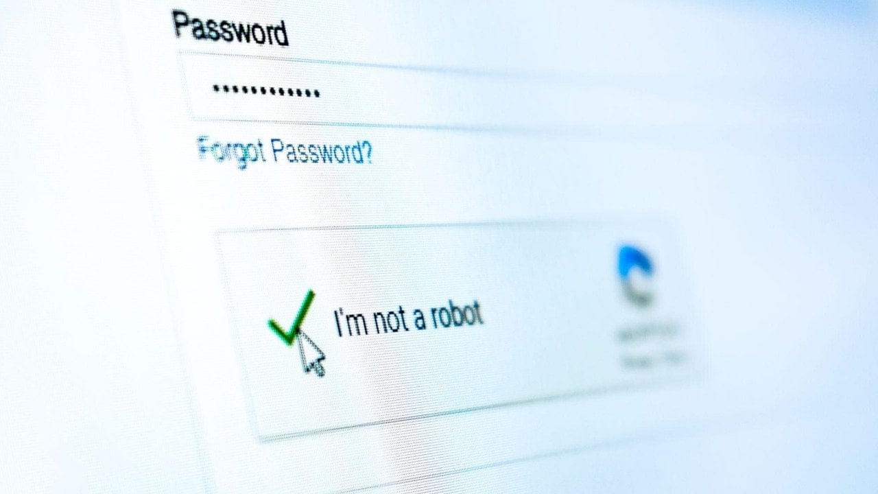 “Ben robot değilim” kutucuğu gerçekten neyi kontrol ediyor? İşte detaylar…