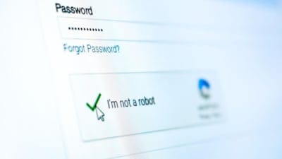 “Ben robot değilim” kutucuğu gerçekten neyi kontrol ediyor? İşte detaylar…