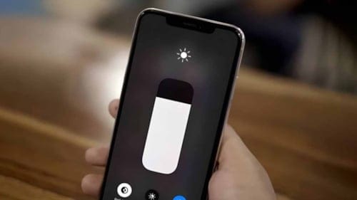 Telefon ekran parlaklığı neden kendi kendine değişiyor? İşte nedeni…