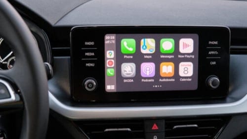 CarPlay’e beklenen özellik geliyor! iOS 27 ile araç ekranından video izlenebilecek