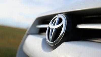 Toyota’dan elektrikli otomobiller için şaşırtan yenilik! Yanlış vites yapan araç ‘stop edecek’