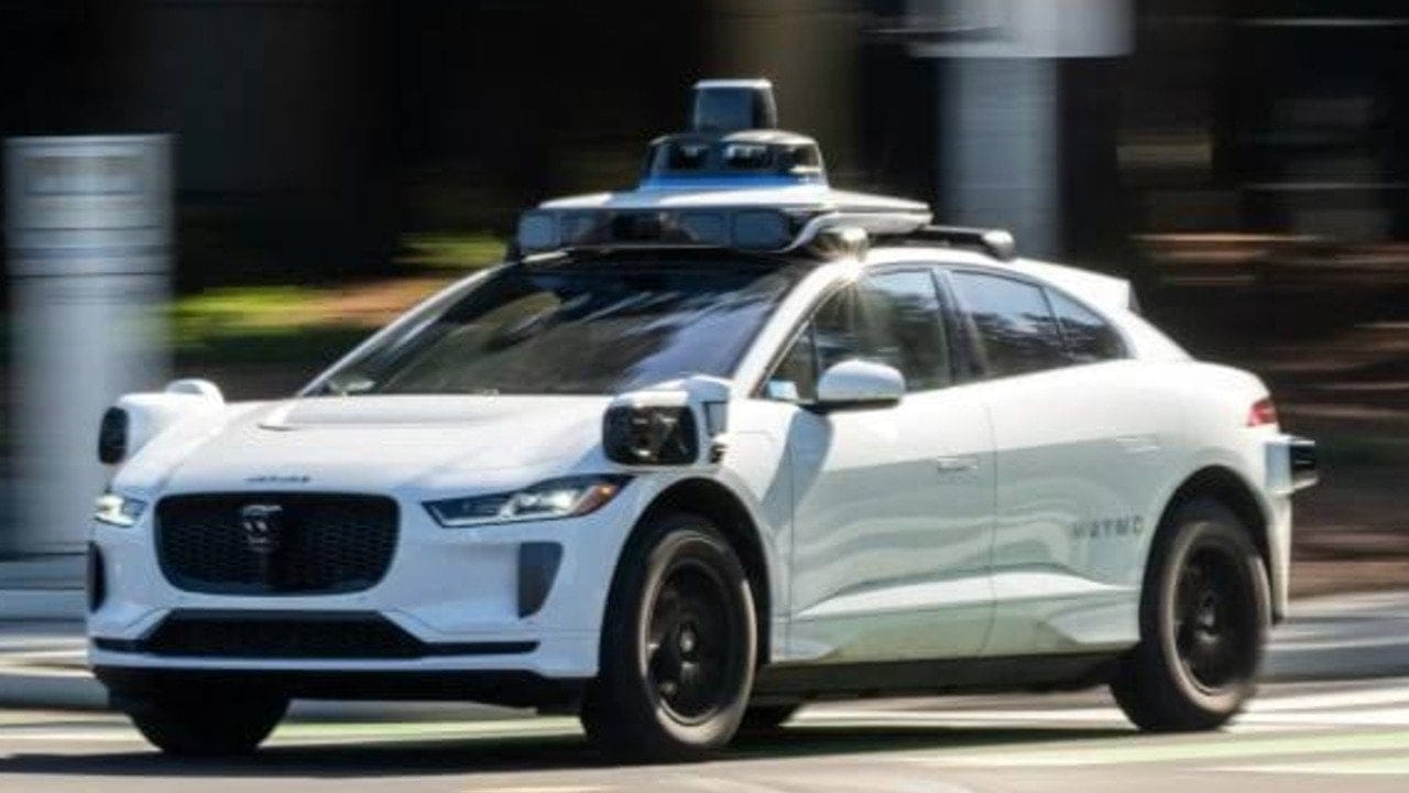 Waymo’dan dikkat çeken hamle: Robotaksi kullanmak artık abonelikli oldu