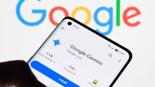 Google Gemini, Gemini Live hizmetine bellek erişimi desteği ekledi. Yeni özellik sayesinde yapay zekâ, geçmiş sohbetleri ve bağlantılı uygulamalardaki verileri kullanarak daha kişiselleştirilmiş ve bağlama uygun yanıtlar verebilecek