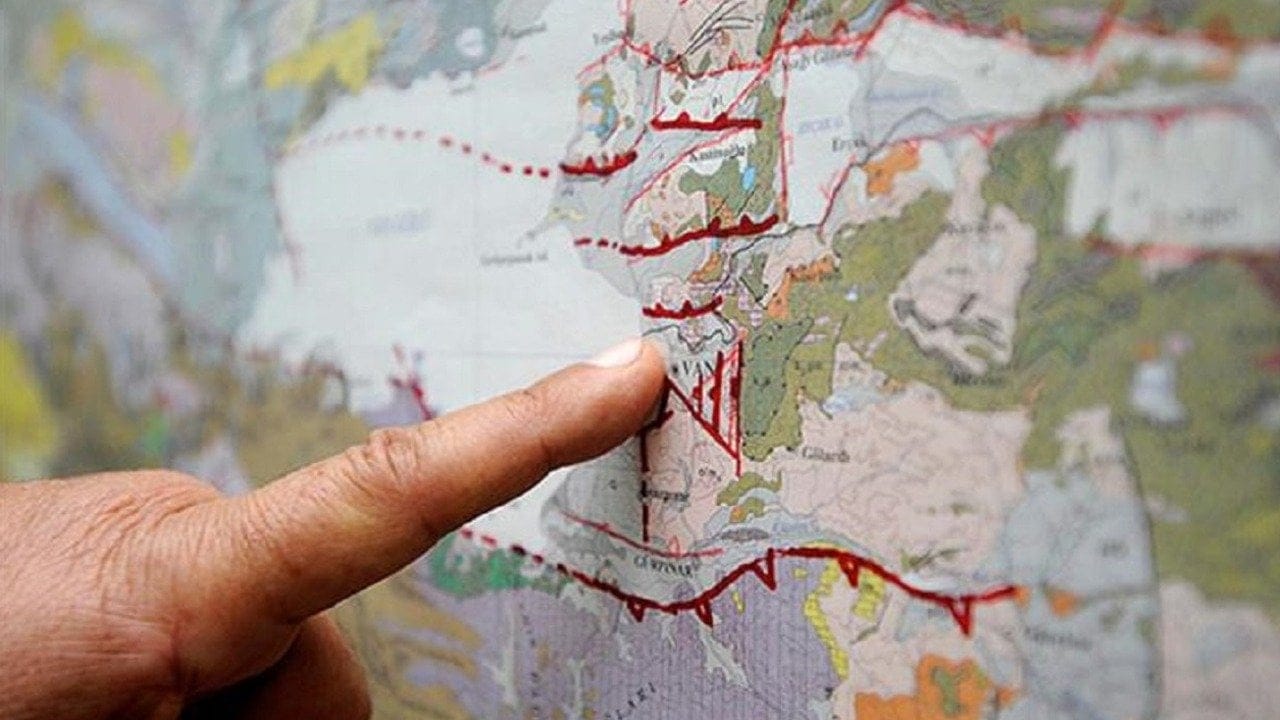 Türkiye'nin diri fay haritası yenilendi! Fay sayısı 700'e yükseldi