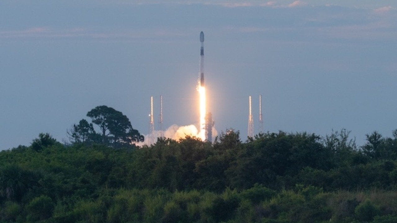 SpaceX, uzay tabanlı kargo sistemi Starfall'u ilk kez test etti