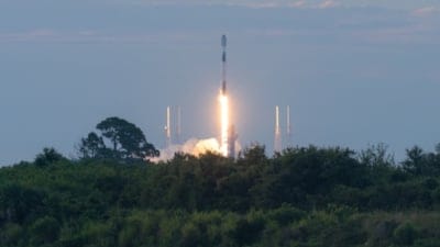 SpaceX, uzay tabanlı kargo sistemi Starfall'u ilk kez test etti
