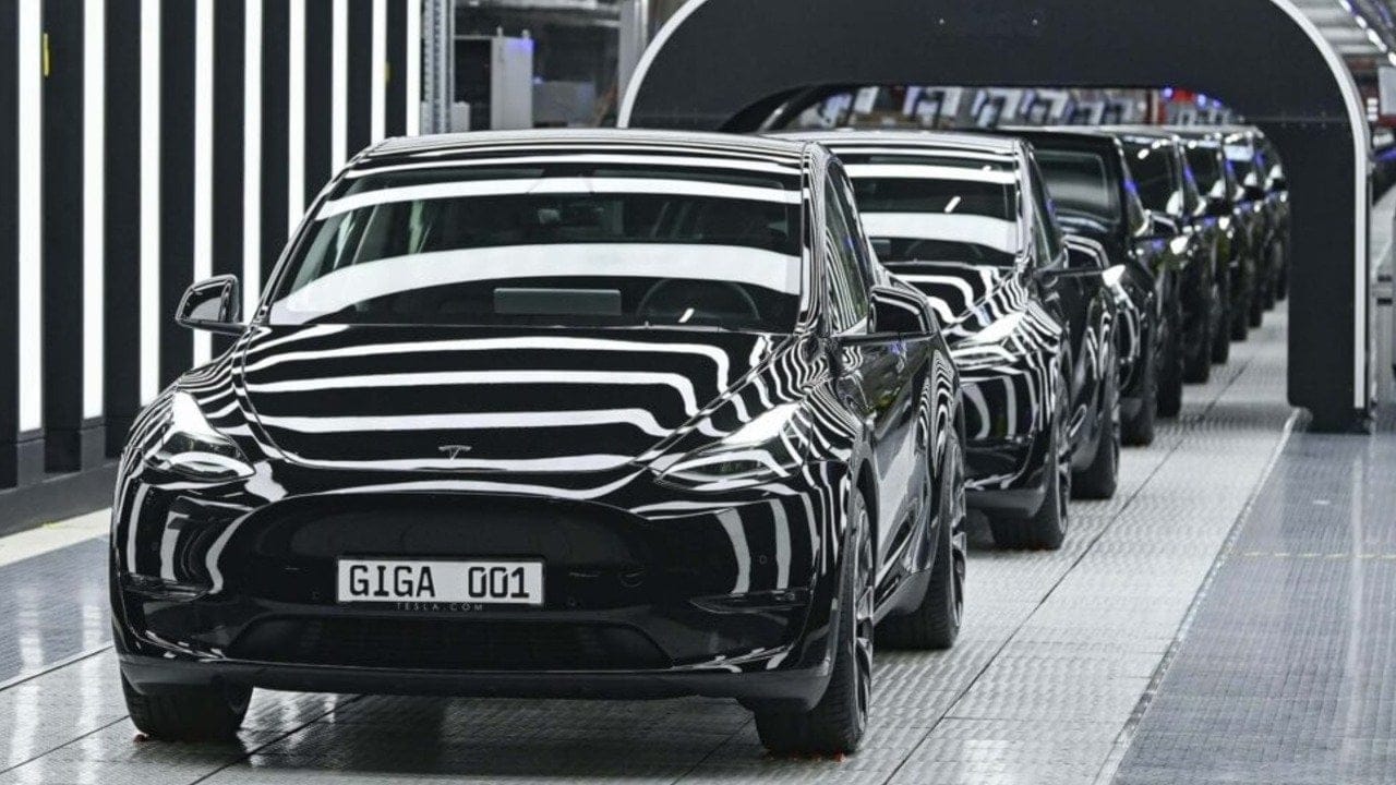 Tesla'dan Avrupa hamlesi! Model Y üretimi hızlanıyor
