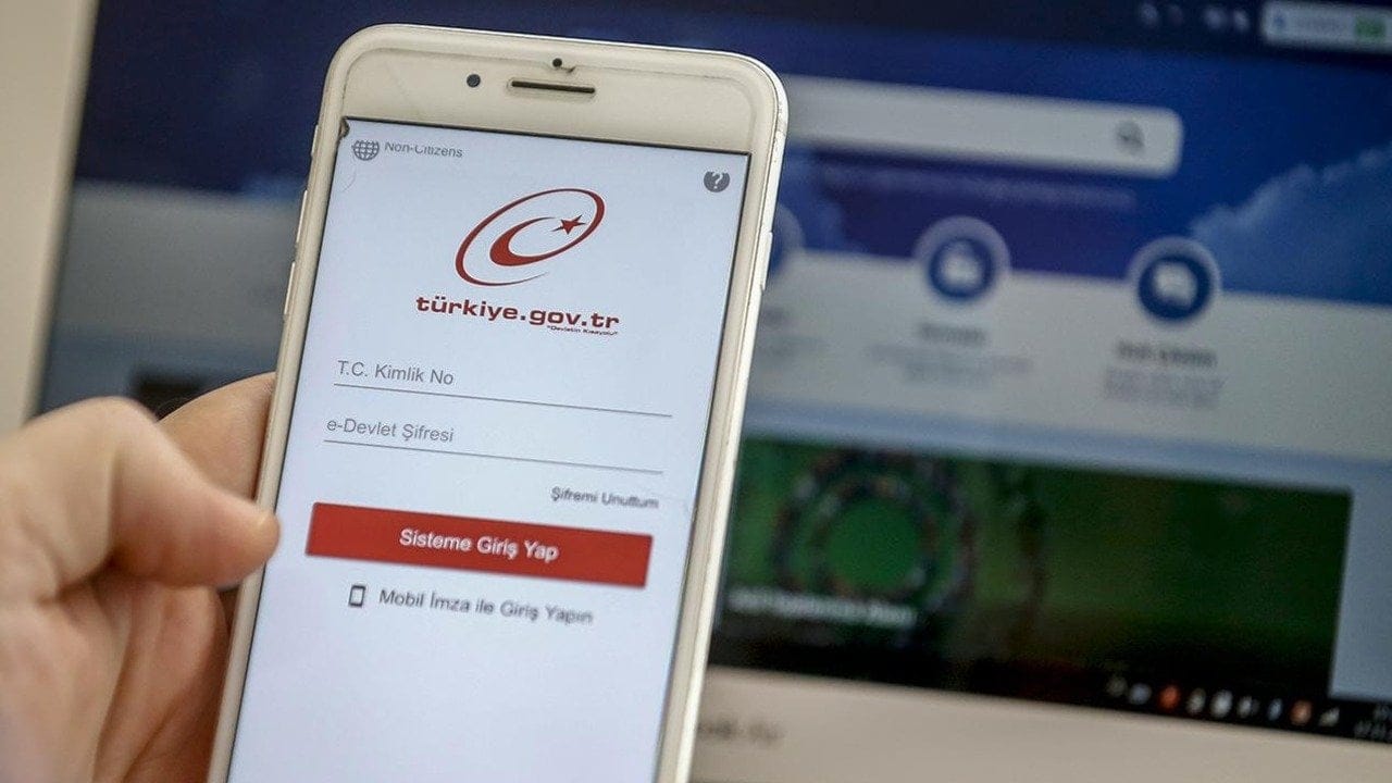e-Devlet'te kişisel veri paylaşımı nasıl kontrol edilir? Bakın hangi bilgilerinize erişiliyormuş