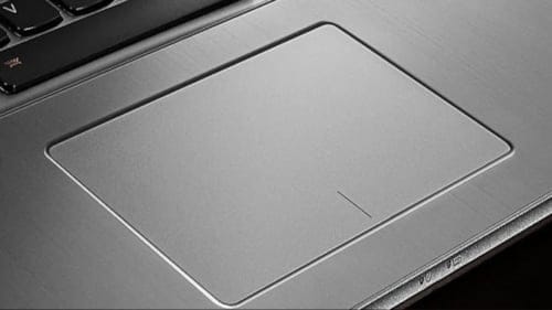 Touchpad neden klavyenin tam ortasında değil? İşte nedeni