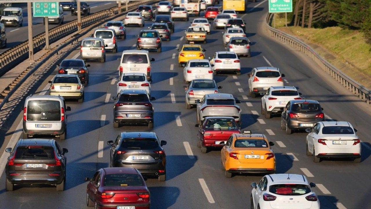 Sürücüler dikkat! Trafikte selektör kararı: Israrla yapanlara hapis yolu açıldı