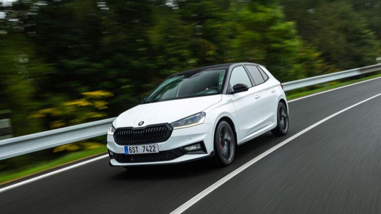 Skoda'nın en hızlı Fabia modeli Türkiye'de satışa çıktı! İşte fiyatı ve özellikleri