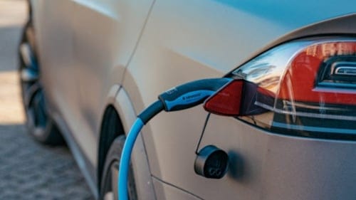 Elektrikli otomobillerde şarj kapağı neden farklı konumlarda bulunuyor? İşte nedeni