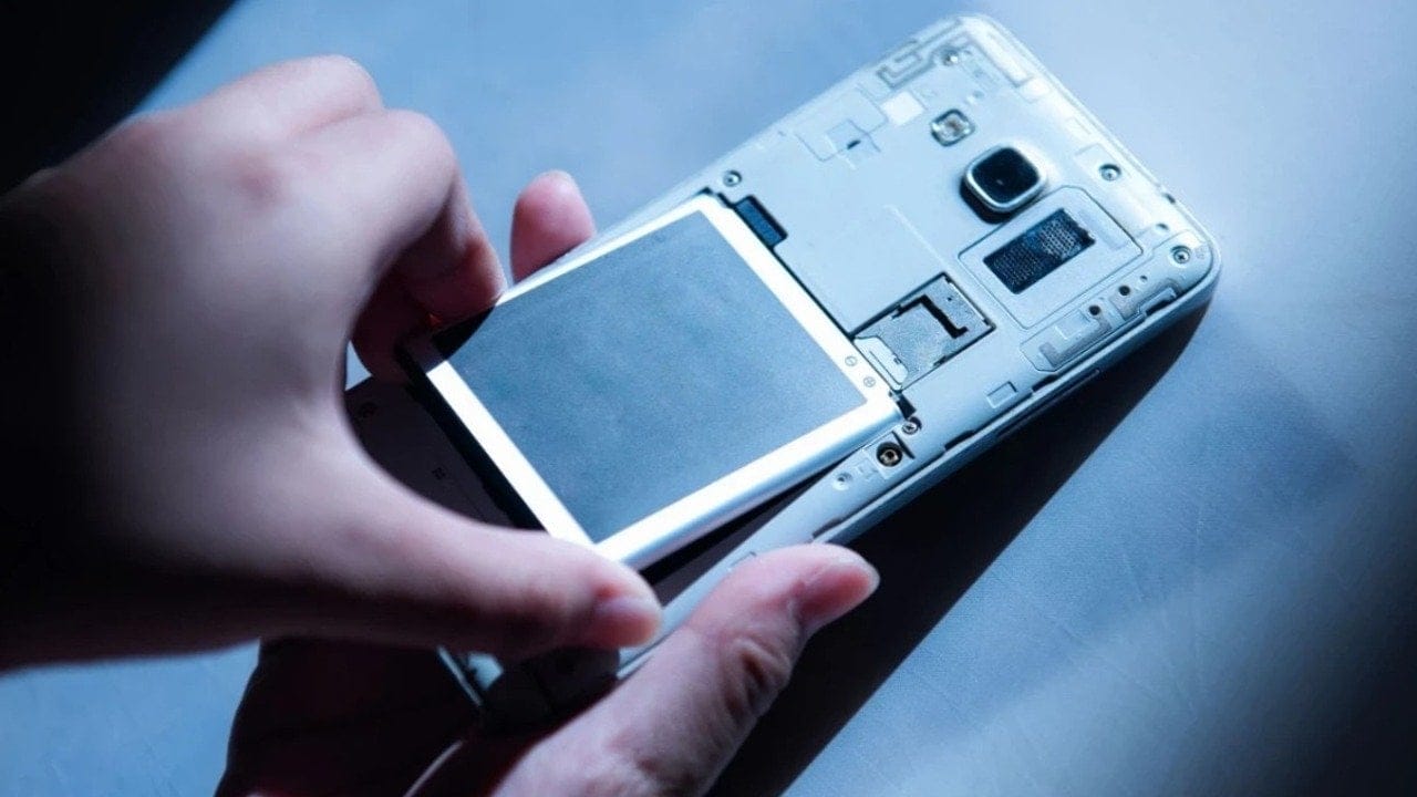 Telefonlarda yeni dönem başlıyor! Avrupa Birliği'nin kararı tüm sektörü değiştirebilir
