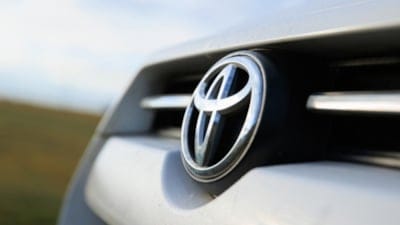 Toyota’dan yarım milyon araç için geri çağırma: Gösterge paneli kararıyor