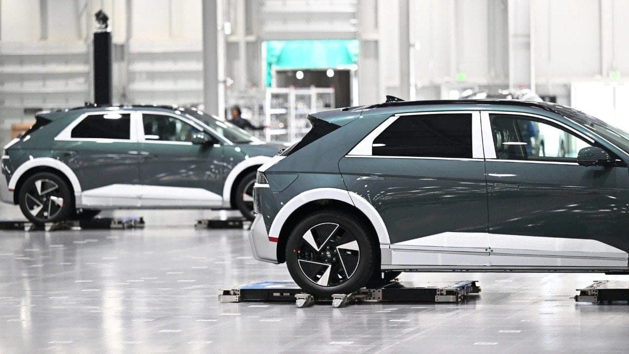 Hyundai’den otopark sorununa robotlu çözüm: Araçları artık robotlar park edecek