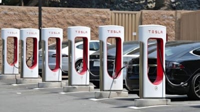 Tesla’dan İzmir’e Supercharger müjdesi: Bornova’ya yeni istasyon geliyor