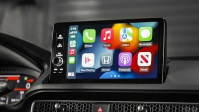 Apple CarPlay’e yeni yapay zeka geldi: Meta AI kullanıma sunuldu