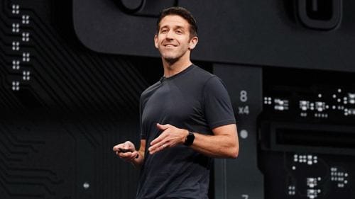 Apple'ın yeni CEO'su John Ternus'un maaşı belli oldu