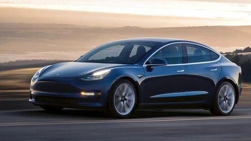 Tesla’dan şaşırtan güvenlik hamlesi: FSD artık sürücünün kontrolünü alabilecek