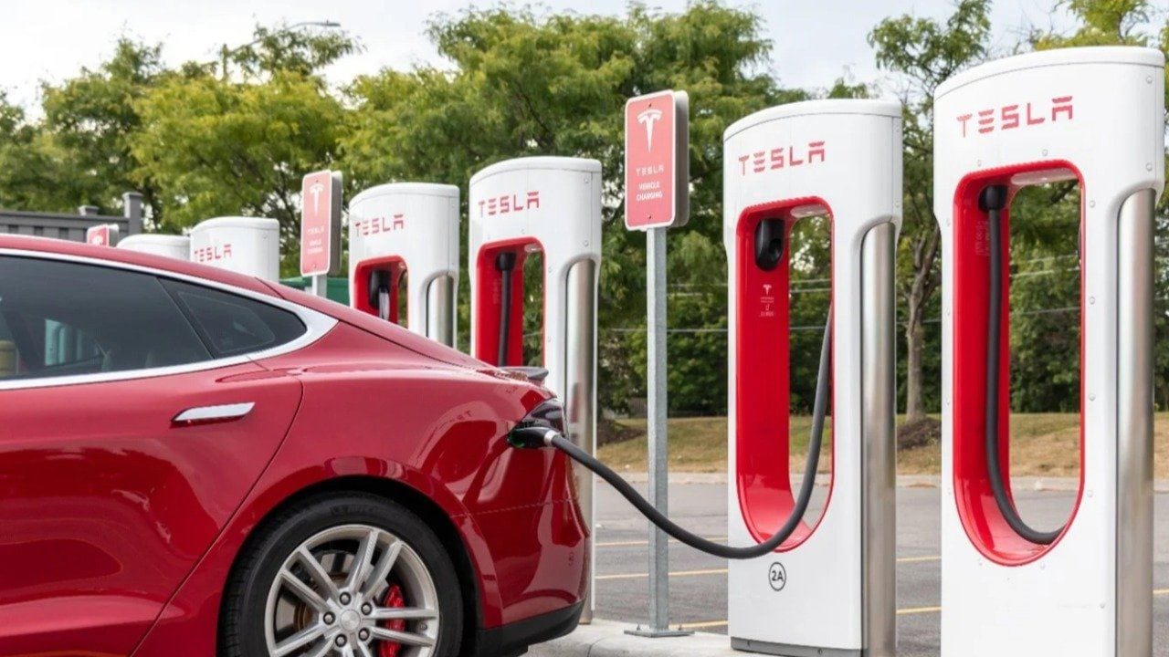Tesla, İzmit'te yeni Supercharger istasyonu açtı