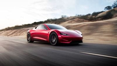 Yeni Tesla Roadster için resmi tarih verildi: Uçan versiyon sürprizi