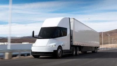 Tesla Semi Avrupa yollarına çıkıyor: 550 km menzil ve 800 kW şarj desteği
