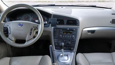 Volvo kararını verdi: Otomobillerde fiziksel düğmeler geri dönüyor