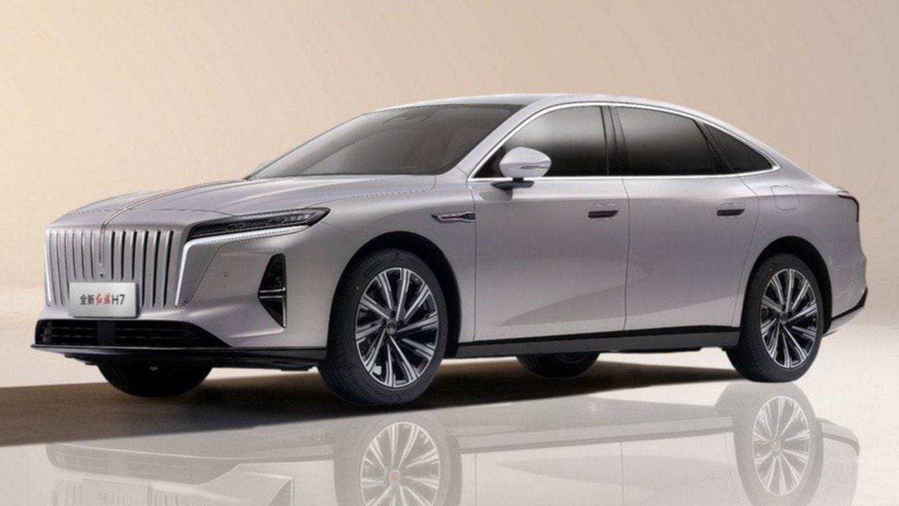 Hongqi H7’den rekor menzil: Tek depo ve şarjla 2.916 kilometre gitti
