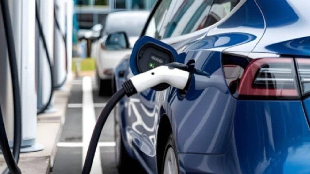 EPDK'dan elektrikli araç sahiplerine müjde: Şarj istasyonlarında yeni dönem