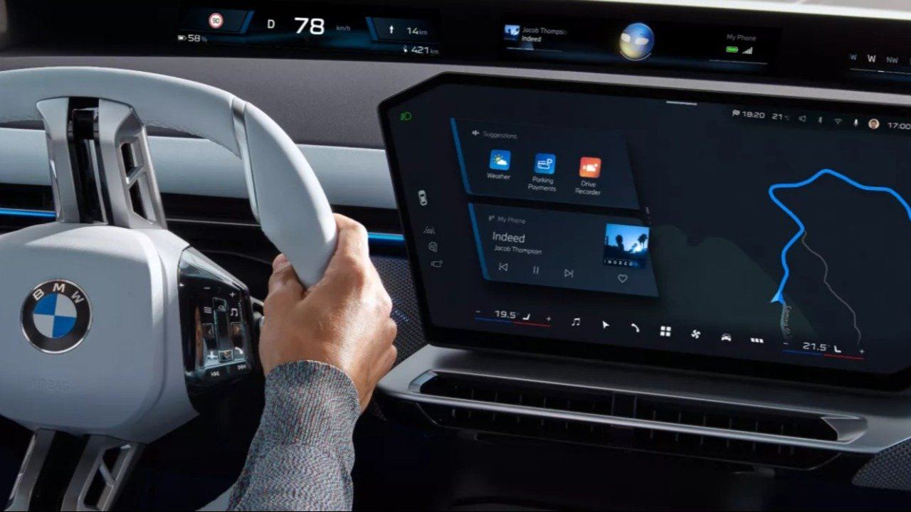 BMW Maps yenileniyor: Navigasyon ve sürüş desteği tek ekranda birleşiyor