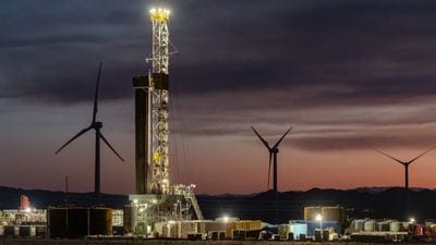 Dünyanın ilk gelişmiş jeotermal santrali 23 ayda tamamlandı