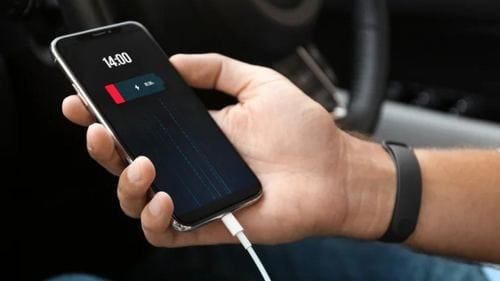 Arabanızın USB portu telefonunuzu neden yavaş şarj ediyor? İşte hızlı şarj etmenin kesin yolu