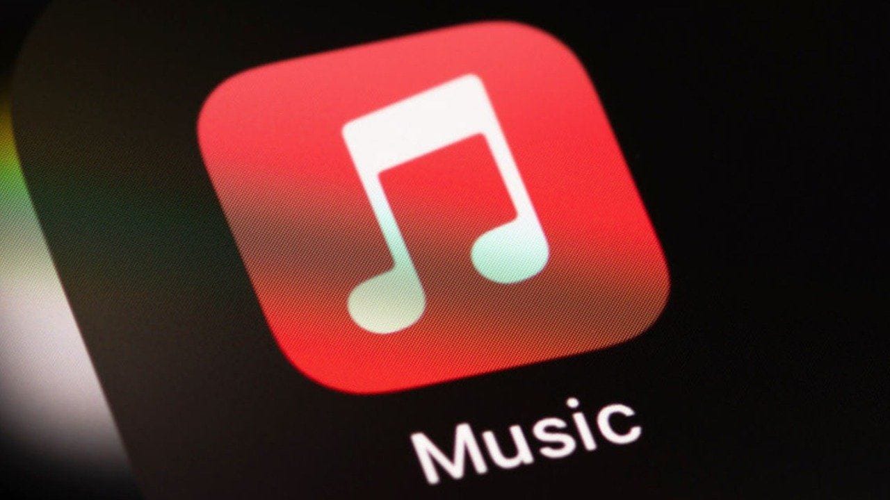 Apple Music’in ikonu değişiyor: Kırmızı tasarıma veda edebilir