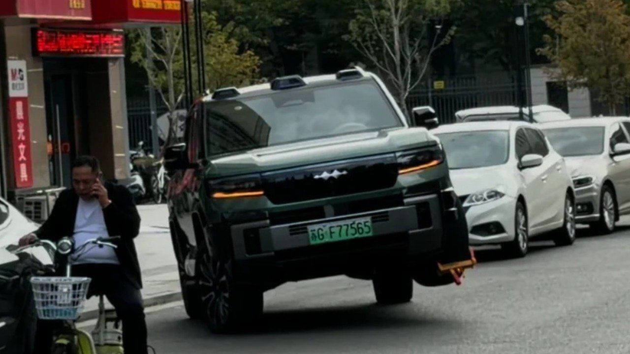 BYD’nin SUV modeli üç tekerlek üzerinde ilerledi