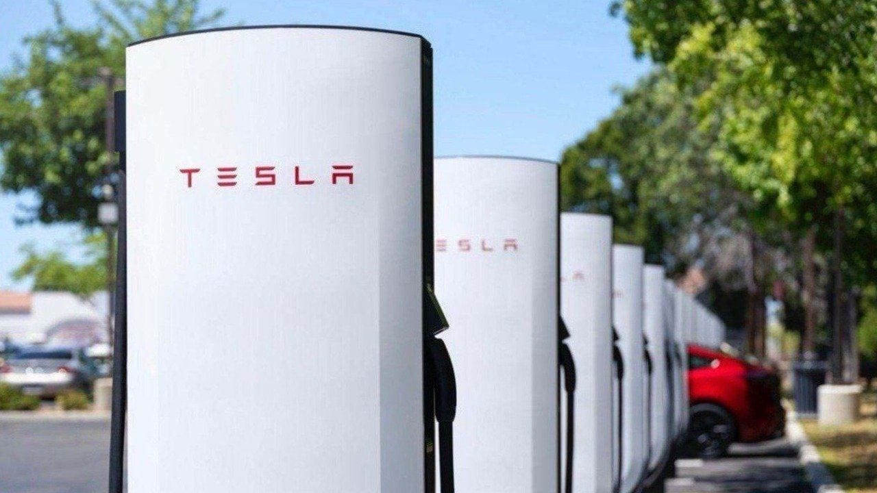 Tesla Bolu'da yeni Supercharger istasyonunu açtı: 250 kW şarj desteği