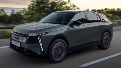 Yeni DS N°7 Türkiye’ye geldi! Premium SUV’da hibrit dönem