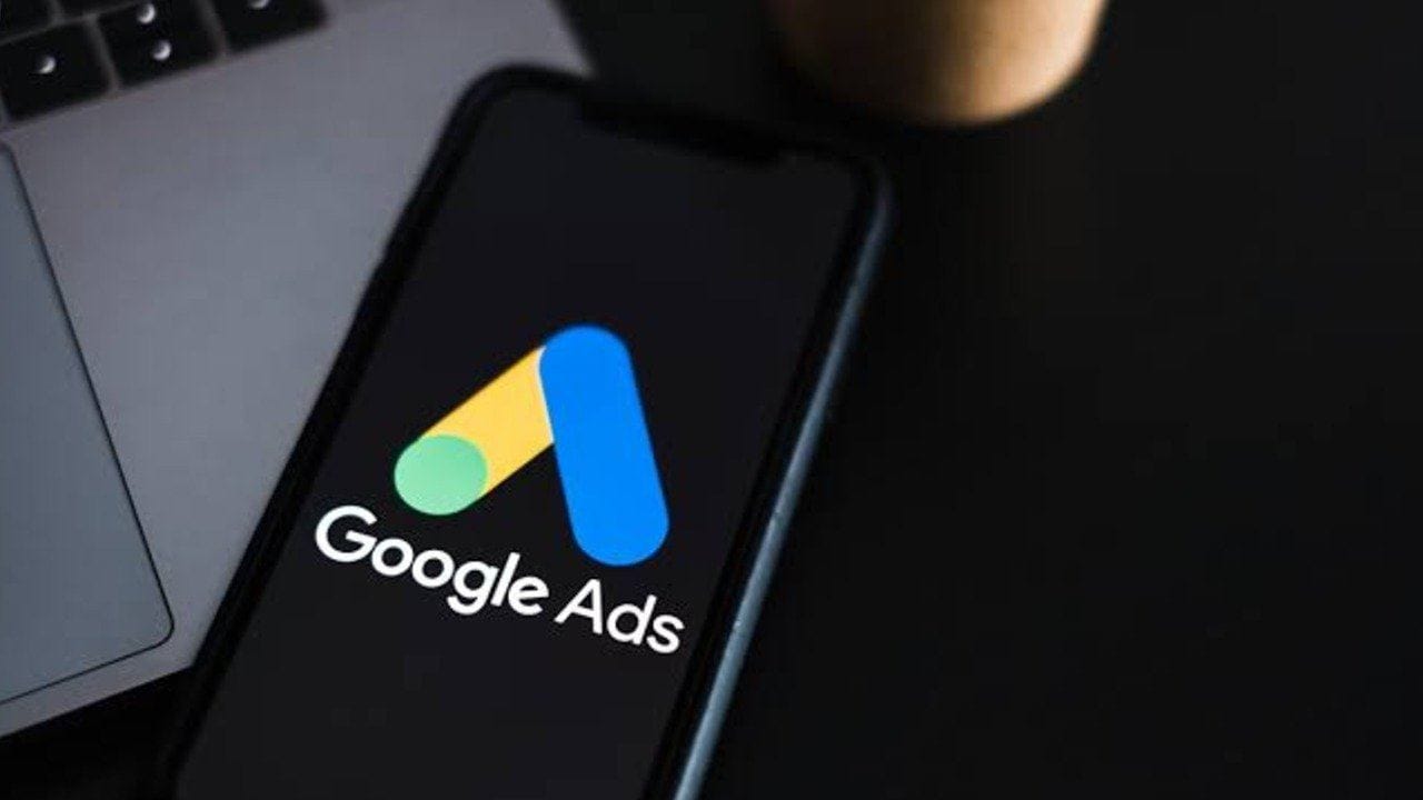 Google, yapay zeka destekli arama reklamlarını küresel pazara taşıyor