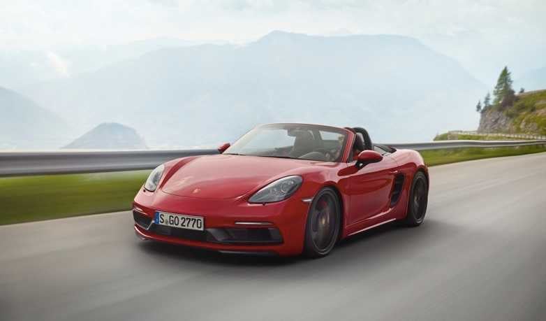 Porsche’den Daha Yüksek Performans ve Özel Donanım İki Yeni 718