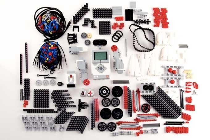 LEGO ile ROBOT Yapıyoruz!
