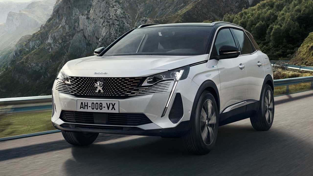 Yeni Peugeot 3008 kamuflajlı şekilde görüldü!