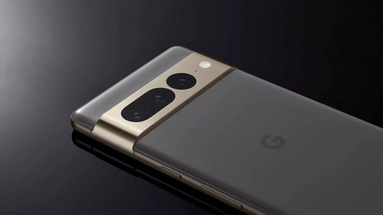Google Pixel 8 Pro ekranı zirvede!