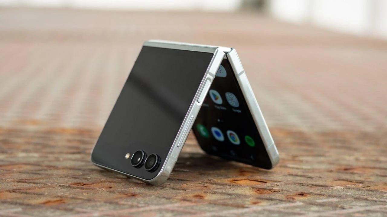 Samsung Galaxy Z Flip 6 olağanüstü pil ömrüyle dikkat çekecek!