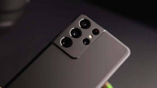 Samsung Galaxy S22 kullanıcıları için beklenen güncelleme geldi!