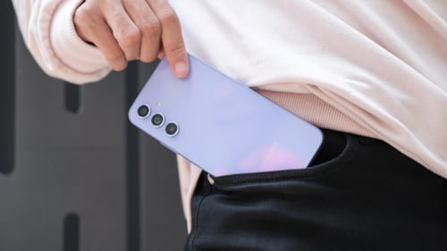 Samsung Galaxy A54 için Circle to Search müjdesi!