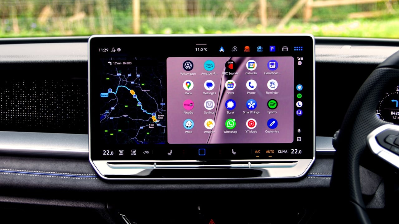 Spotify ve YouTube, Android Auto’da Yenilenmiş Arayüzle Geliyor