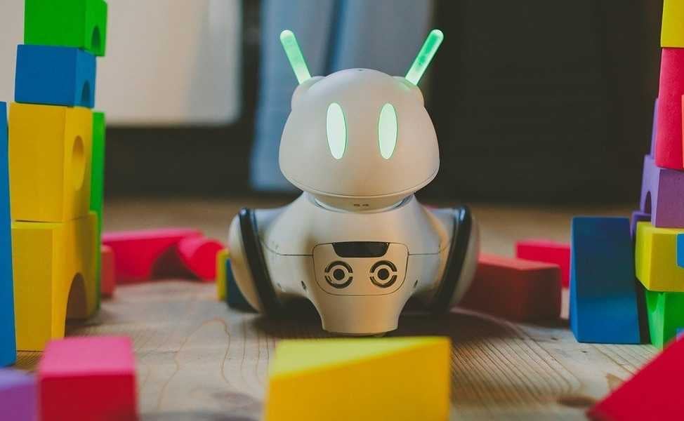 Polonyalı Mucitler Duygusal Robot İcat Etti!