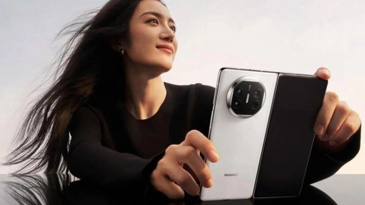 katlanabilir-telefon-pazarinda-huawei-liderligi-samsungun-elinden-kapti-2.webp